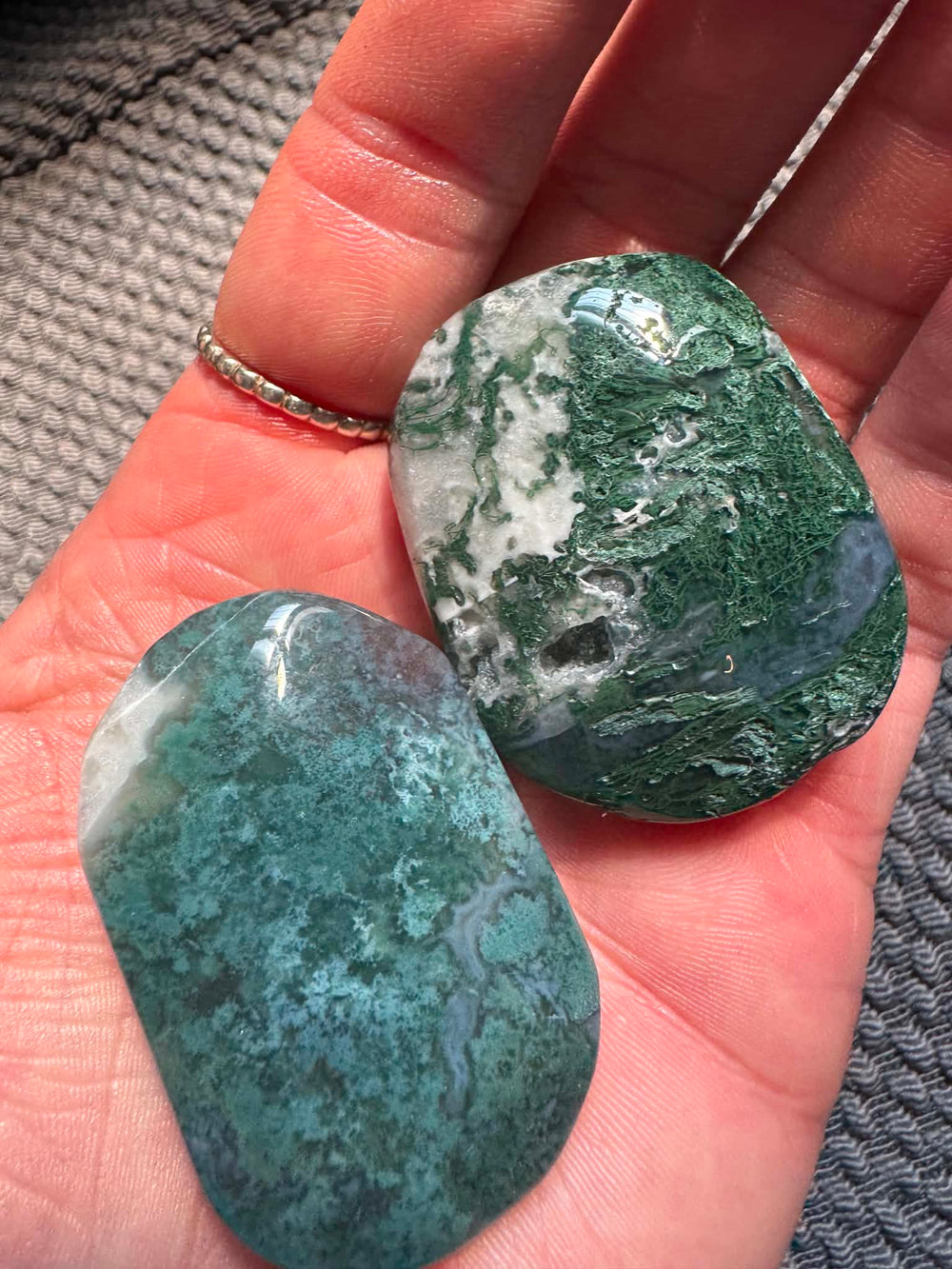 Moss Agate Palm intuitively pick