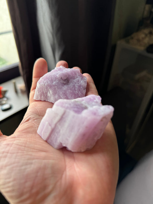Purple Kunzite intuitively pick